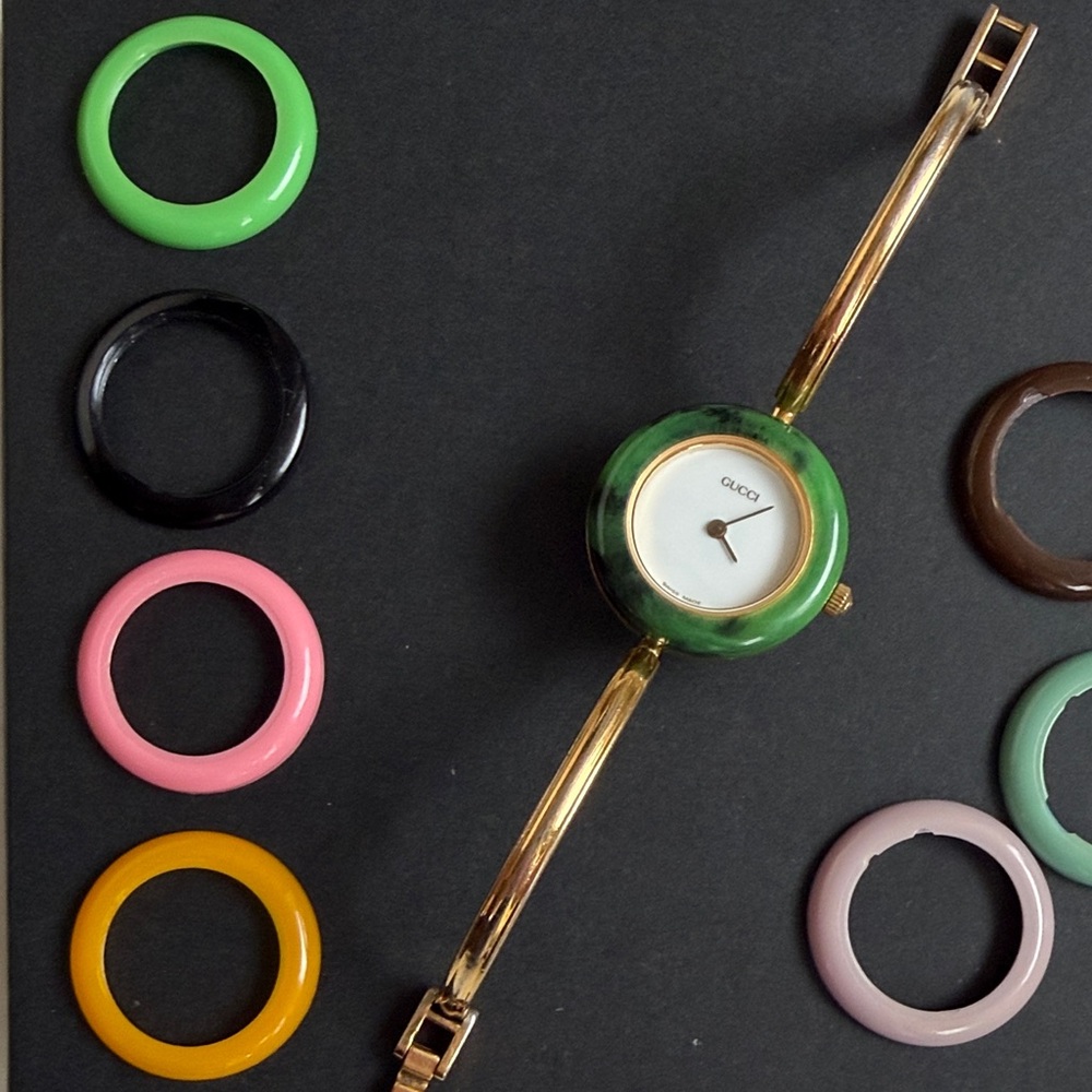 Gucci Gold Tone Bracelet Watch with Interchangeable Color Bezels - Picture 4 of 16